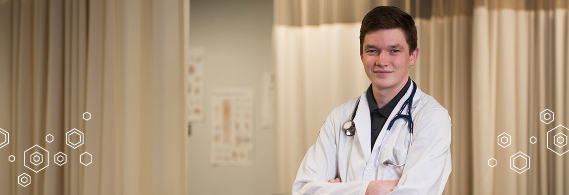 A University of Lynchburg Master of PA Medicine (MPAM) student in a clinical setting